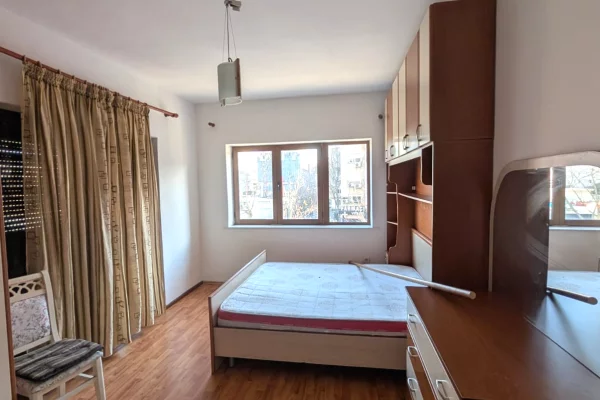 Shtepi me qera Apartament ne Tirane, 2+1, Mobilimi E mobiluar, Pagesa 500  Euro.
