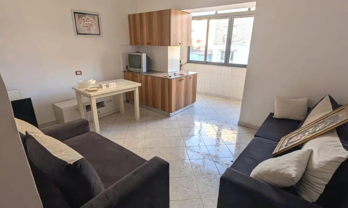 Shtepi me qera Apartament ne Tirane, 2+1, Mobilimi E mobiluar, Pagesa 500  Euro.