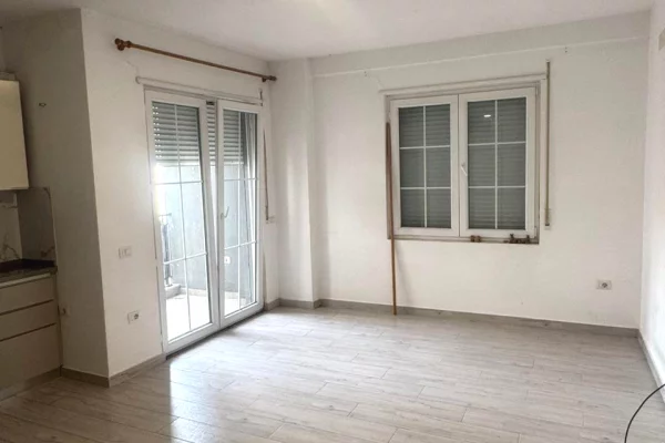 🏠Jepet me qera apartament 1+1 bosh ne 5 Maj pas concordit
