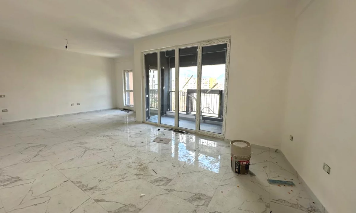 Shtepi me qera Apartament ne Tirane, 2+1, Mobilimi Bosh, pa mobiluar, Pagesa 60,000  Leke.