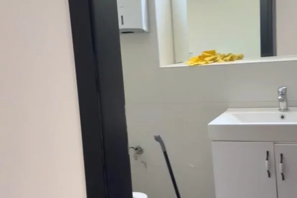 Ambient biznesi me qera tek Bulevardi Zogu I,Tirane(2500Euro/muaji)