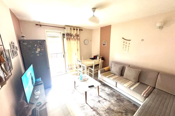 Shtepi ne shitje Apartament ne Tirane, 2+1, Mobilimi E mobiluar, Pagesa 289,000  Euro.