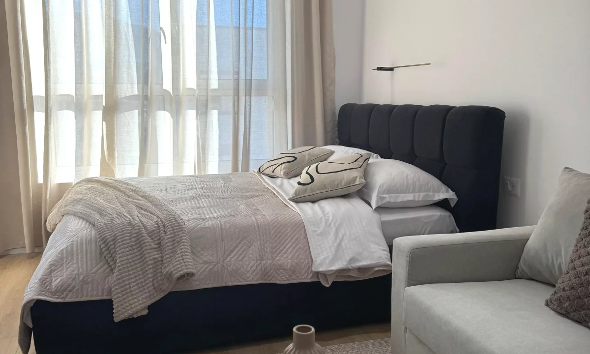 Shtepi me qera Apartament ne Tirane, Garsoniere, Mobilimi E mobiluar, Pagesa 420  Euro.