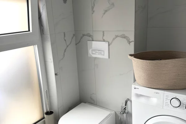 Shtepi me qera Apartament ne Tirane, Garsoniere, Mobilimi E mobiluar, Pagesa 420  Euro.