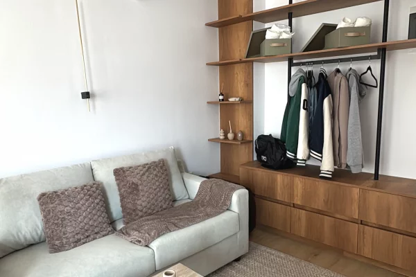 Shtepi me qera Apartament ne Tirane, Garsoniere, Mobilimi E mobiluar, Pagesa 420  Euro.