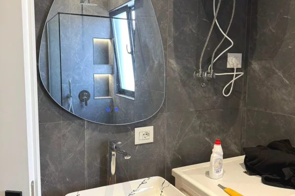 Shtepi me qera Apartament ne Tirane, 1+1, Mobilimi E mobiluar, Pagesa 60,000  Leke.