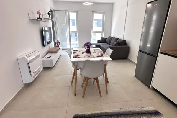 Shtepi me qera Apartament ne Tirane, 2+1, Mobilimi E mobiluar, Pagesa 500  Euro.