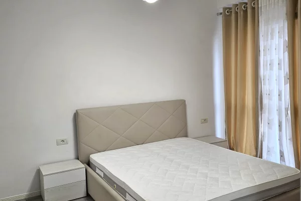 Shtepi me qera Apartament ne Tirane, 2+1, Mobilimi E mobiluar, Pagesa 670  Euro.