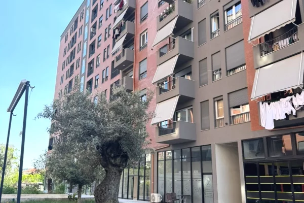 Shtepi me qera Apartament ne Tirane, 2+1, Mobilimi E mobiluar, Pagesa 650  Euro.