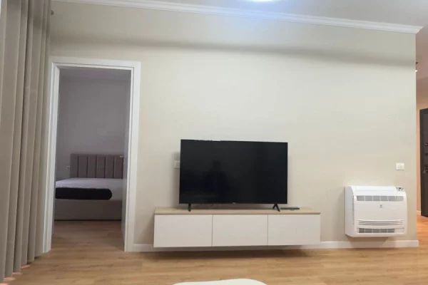 Shtepi me qera Apartament ne Tirane, 2+1, Mobilimi E mobiluar, Pagesa 650  Euro.
