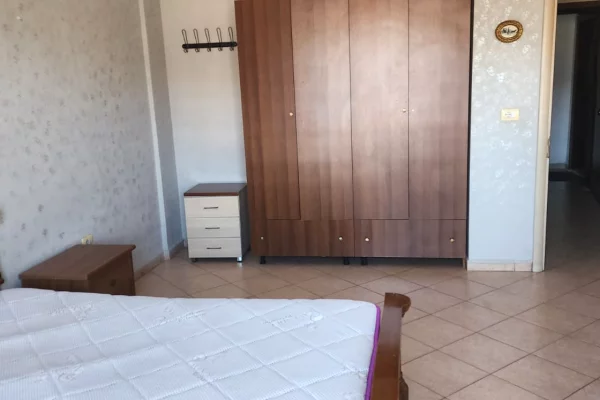 Jepet me qera Apartamenti 1+1  tek Rruga Jordan Misja