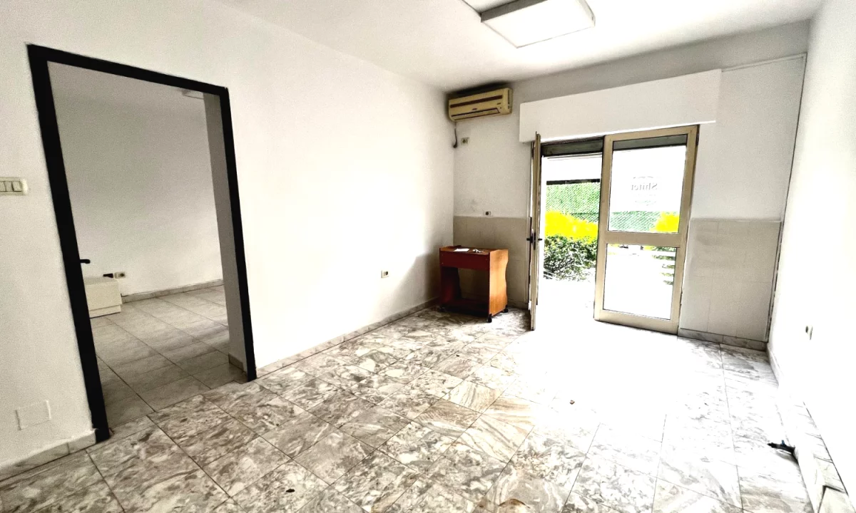Shtepi ne shitje Apartament ne Tirane, 1+1, Mobilimi Bosh, pa mobiluar, Pagesa 130,000  Euro.