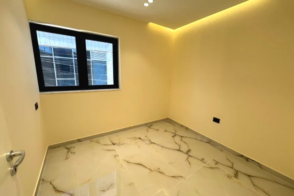 Ambient biznesi me qera tek Rruga Elbasanit,Tirane