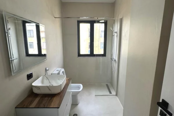 Shtepi ne shitje 2+1 ne Tirane - 25,000,000 Leke