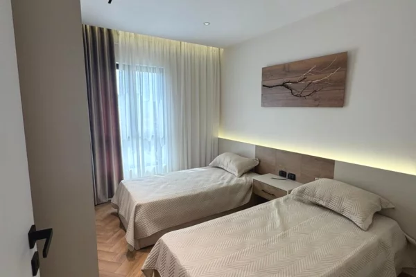 Shtepi ne shitje Apartament ne Tirane, 2+1, Mobilimi E mobiluar, Pagesa 25,000,000  Leke.