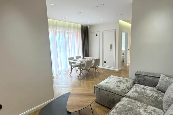 Shtepi ne shitje Apartament ne Tirane, 2+1, Mobilimi E mobiluar, Pagesa 25,000,000  Leke.