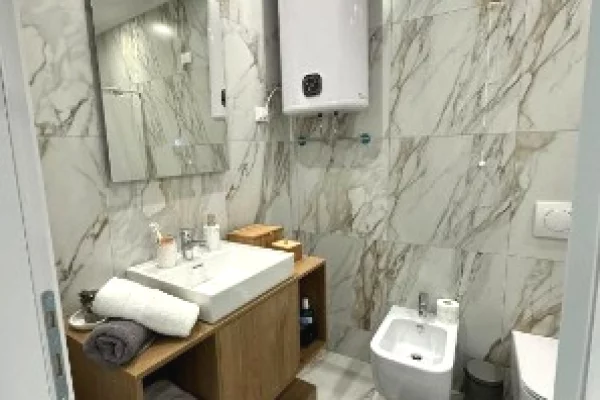 Shtepi ne shitje Apartament ne Tirane, 2+1, Mobilimi E mobiluar, Pagesa 429,912  Euro.