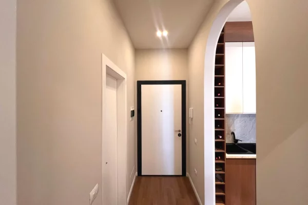Shtepi ne shitje Apartament ne Tirane, 1+1, Mobilimi E mobiluar, Pagesa 165,000  Euro.