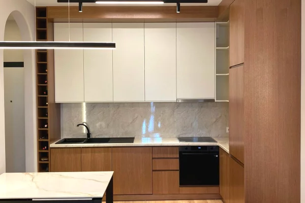 Shtepi ne shitje Apartament ne Tirane, 1+1, Mobilimi E mobiluar, Pagesa 165,000  Euro.