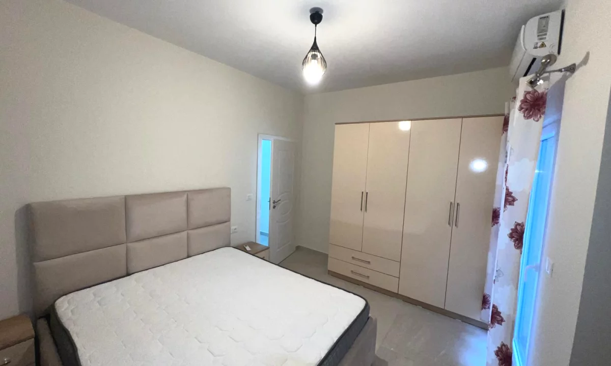 Shtepi me qera Apartament ne Tirane, 1+1, Mobilimi E mobiluar, Pagesa 45,000  Leke.