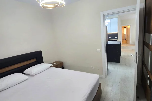 Shtepi me qera Apartament ne Tirane, 2+1, Mobilimi E mobiluar, Pagesa 140,000  Leke.