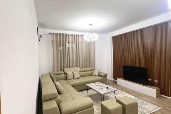 Shtepi me qera 1+1 ne Tirane - 60,000 Leke