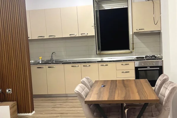 Shtepi me qera Apartament ne Tirane, 1+1, Mobilimi E mobiluar, Pagesa 60,000  Leke.