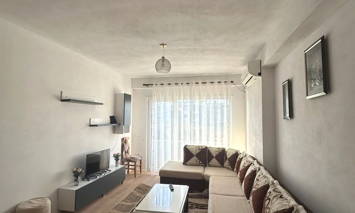 Shtepi me qera Apartament ne Tirane, 2+1, Mobilimi E mobiluar, Pagesa 45,000  Leke.