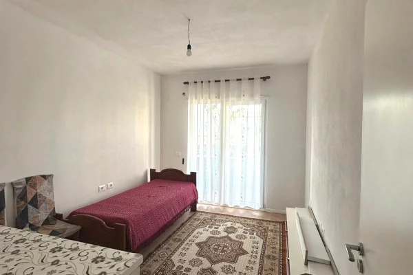 Shtepi me qera Apartament ne Tirane, 2+1, Mobilimi E mobiluar, Pagesa 45,000  Leke.