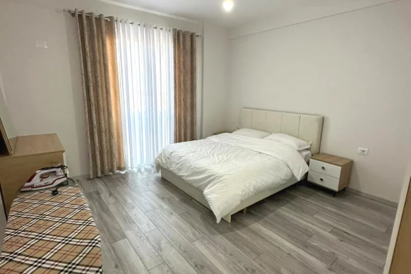 Shtepi me qera Apartament ne Tirane, 2+1, Mobilimi E mobiluar, Pagesa 500  Euro.