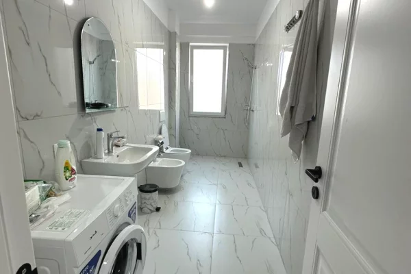 Shtepi me qera Apartament ne Tirane, 2+1, Mobilimi E mobiluar, Pagesa 500  Euro.