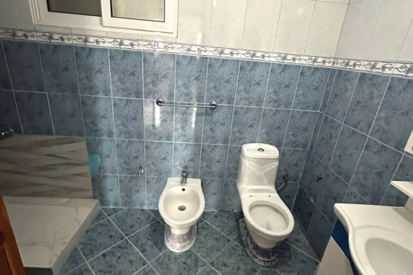 Shtepi me qera Shtepi Private ne Tirane, 2+1, Mobilimi E mobiluar, Pagesa 500  Euro.