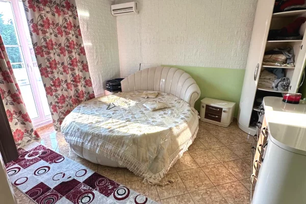 Shtepi me qera Shtepi Private ne Tirane, 2+1, Mobilimi E mobiluar, Pagesa 500  Euro.