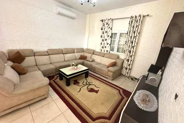 Shtepi me qera Shtepi Private ne Tirane, 2+1, Mobilimi E mobiluar, Pagesa 500  Euro.