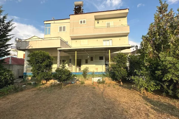 Shtepi me qera Shtepi Private ne Tirane, 2+1, Mobilimi E mobiluar, Pagesa 500  Euro.
