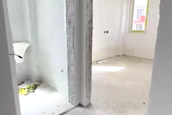 Shtepi ne shitje Apartament ne Tirane, 1+1, Mobilimi Bosh, pa mobiluar, Pagesa 72,711  Euro.