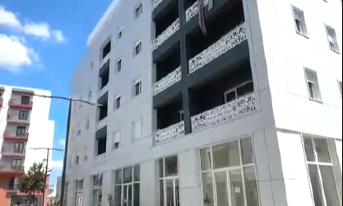 Shtepi ne shitje Apartament ne Tirane, 2+1, Mobilimi Bosh, pa mobiluar, Pagesa 7,864,200  Leke.