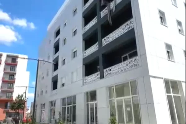 Shitet apartament 2+1+2+Verande ne Kamez (White POWER SHPK)