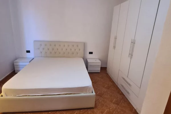 Shtepi me qera Apartament ne Tirane, 1+1, Mobilimi E mobiluar, Pagesa 50,000  Leke.