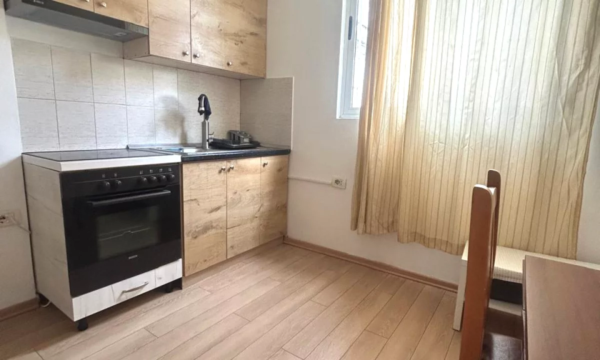 Shtepi me qera Apartament ne Tirane, 1+1, Mobilimi E mobiluar, Pagesa 45,000  Leke.