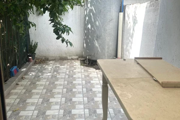 Shtepi me qera Apartament ne Tirane, 1+1, Mobilimi E mobiluar, Pagesa 45,000  Leke.