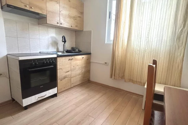 Shtepi me qera Apartament ne Tirane, 1+1, Mobilimi E mobiluar, Pagesa 45,000  Leke.
