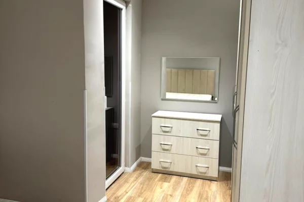 Shtepi me qera Apartament ne Tirane, 1+1, Mobilimi E mobiluar, Pagesa 45,000  Leke.
