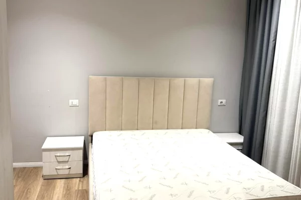 Shtepi me qera Apartament ne Tirane, 1+1, Mobilimi E mobiluar, Pagesa 45,000  Leke.