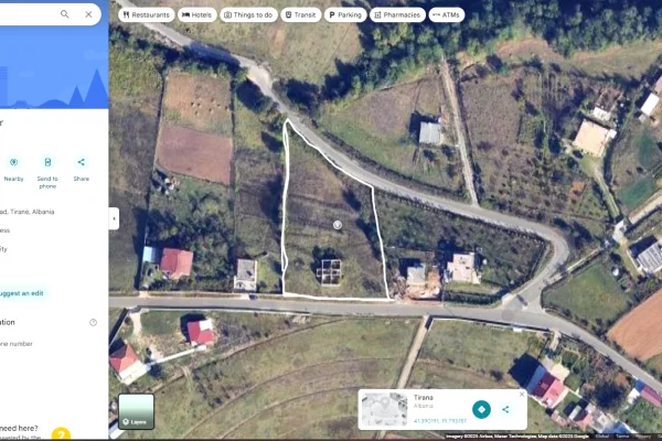 Truall ose Toke ne Tirane - 150,000 Euro