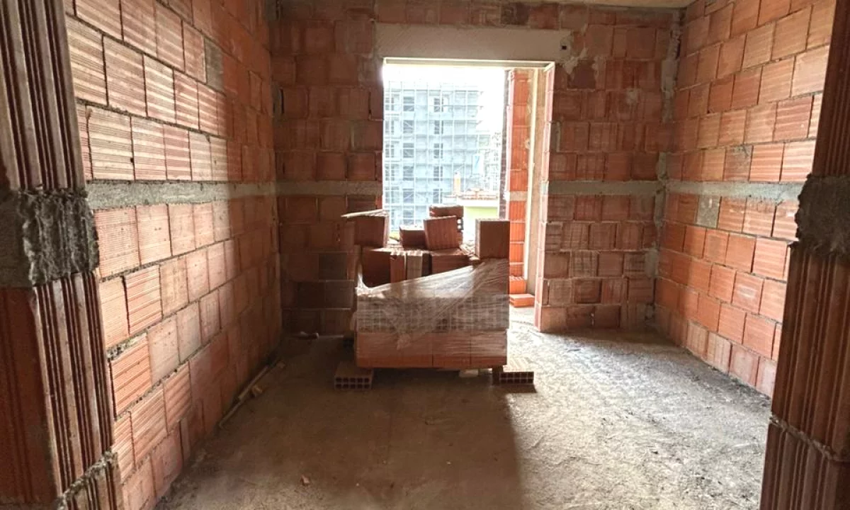Shtepi ne shitje Apartament ne Tirane, 1+1, Mobilimi Bosh, pa mobiluar, Pagesa 78,119  Euro.