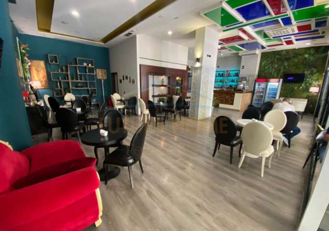 Ambient biznesi me qera 2+1 ne Tirane - 1,500 Euro