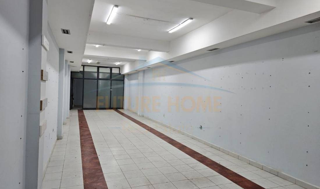 Ambjent biznesi ne Laprake