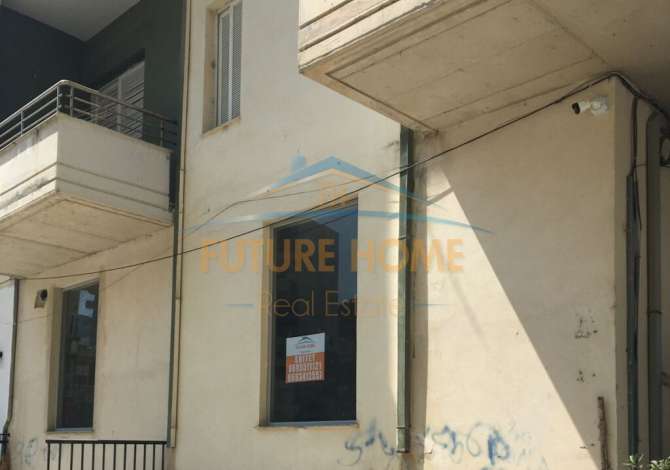 Ambiente Commerciale in Vendita 3+1 a Valona - 162,000 Euro