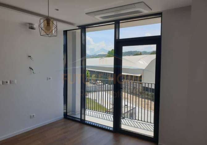 Ambient biznesi me qera 3+1 ne Tirane - 1,300 Euro